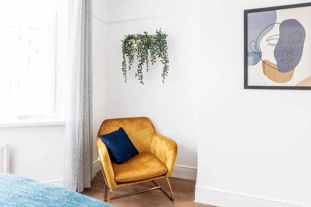 Sleek 4 Bed In Newcastle- Sleeps 9 - Parking Villa 0*, Newcastle Upon Tyne
