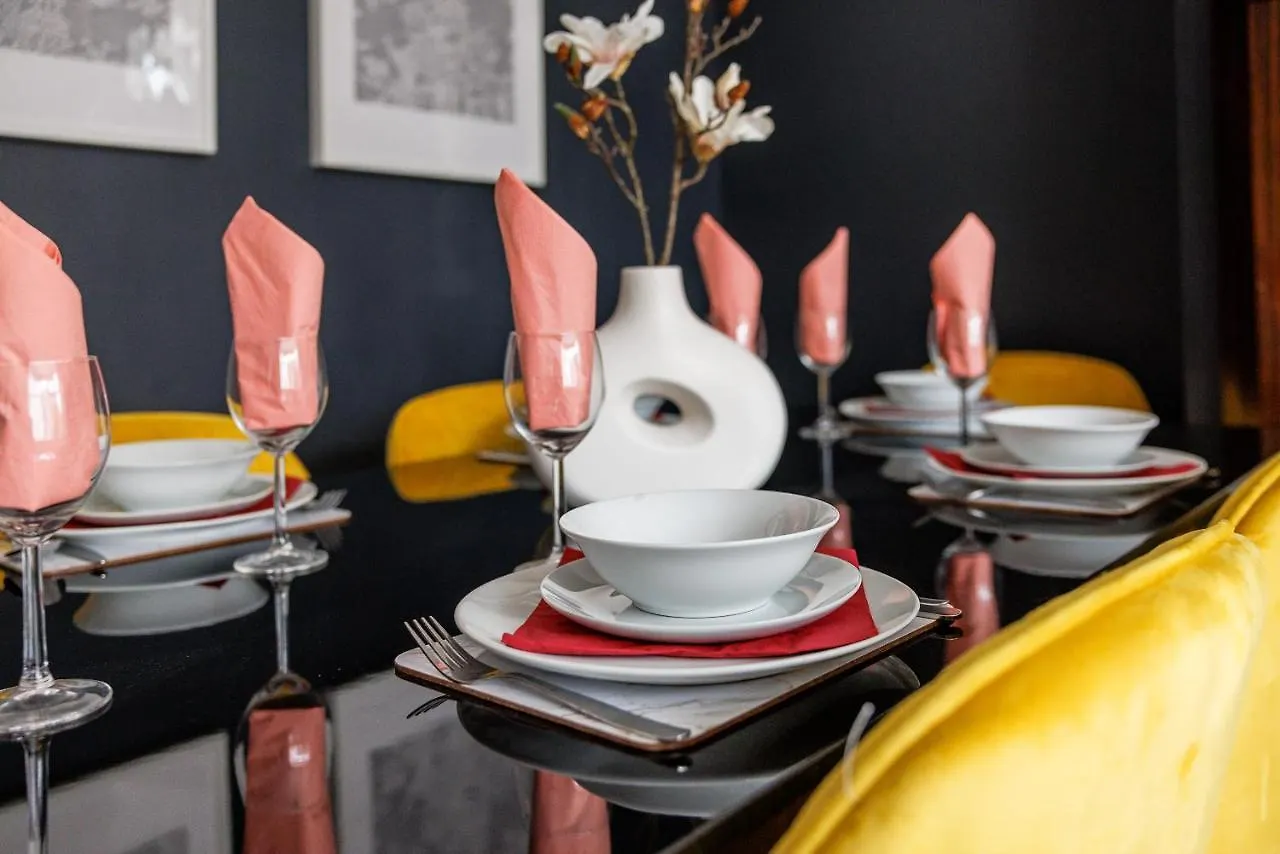 Sleek 4 Bed In Newcastle- Sleeps 9 - Parking Villa 0*, Newcastle Upon Tyne