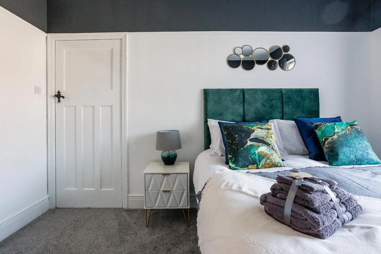Sleek 4 Bed In Newcastle- Sleeps 9 - Parking Villa Egyesült Királyság