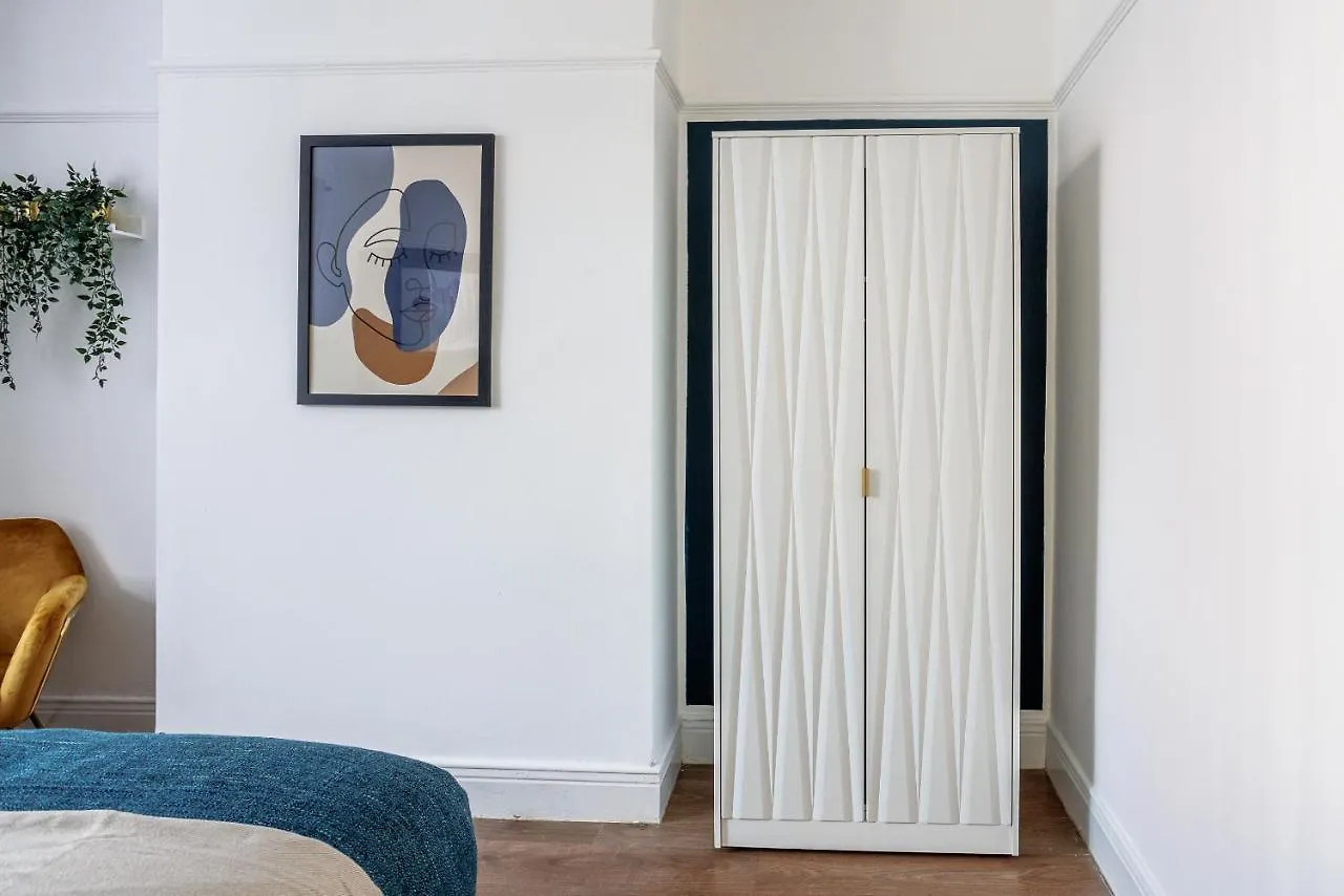 Sleek 4 Bed In Newcastle- Sleeps 9 - Parking Villa Egyesült Királyság