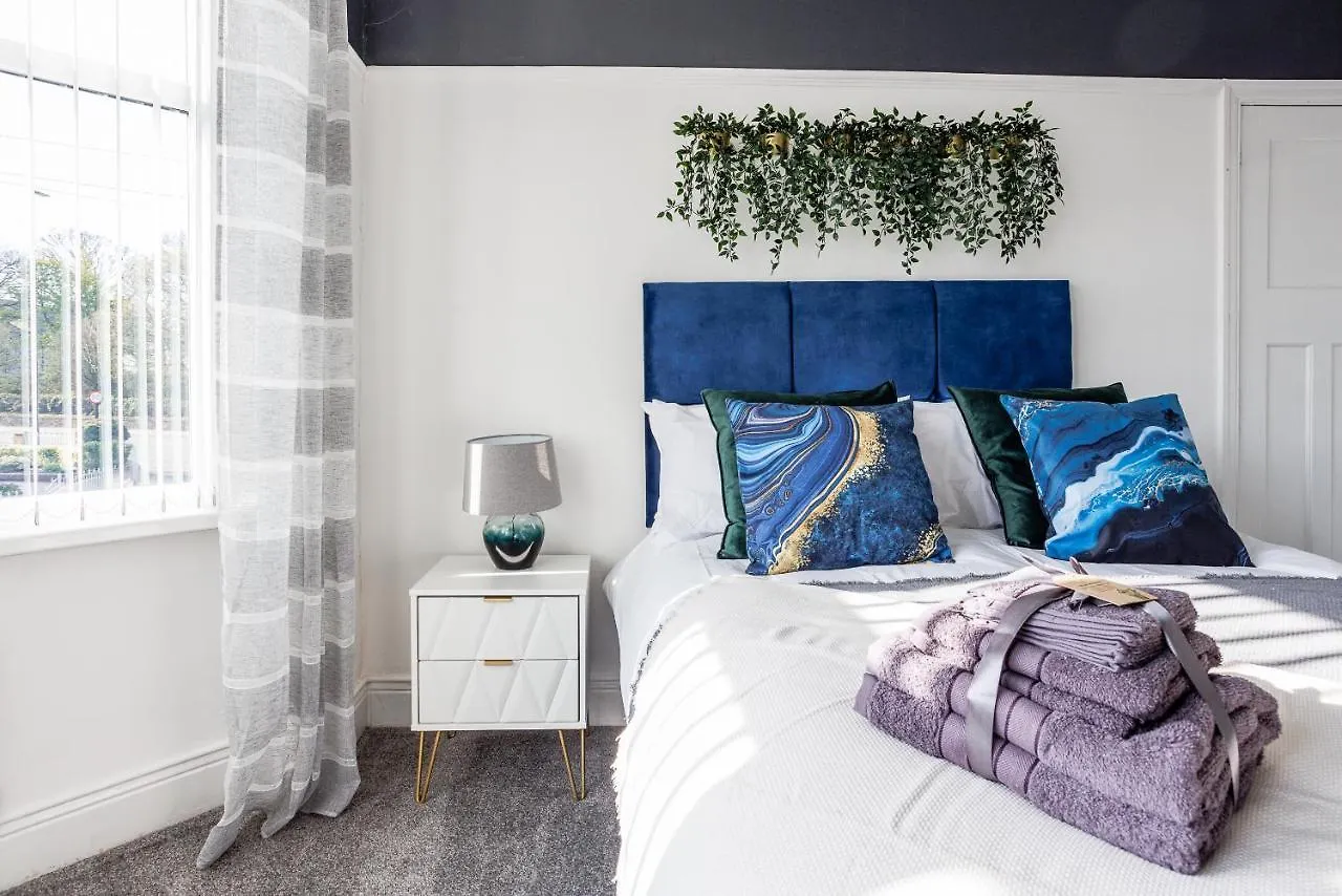 Vila Sleek 4 Bed In Newcastle- Sleeps 9 - Parking Newcastle upon Tyne