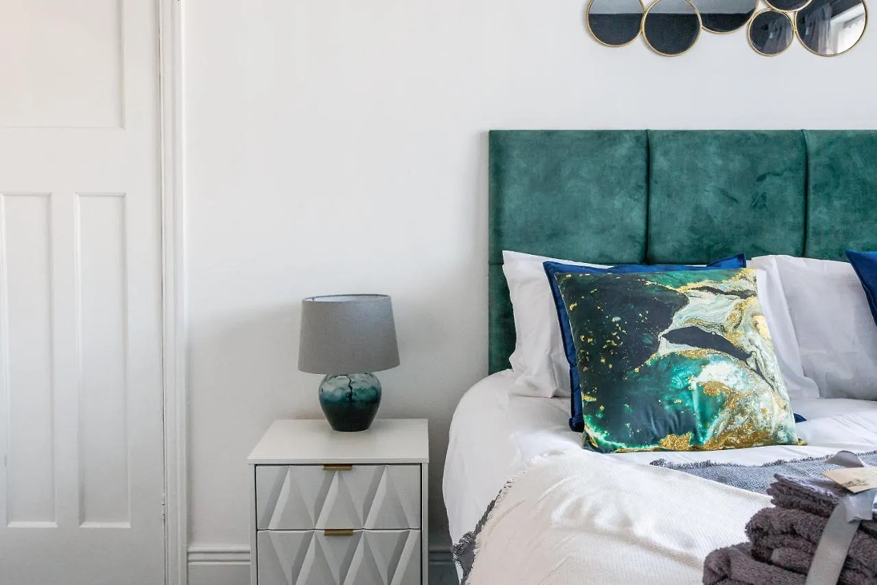 Vila Sleek 4 Bed In Newcastle- Sleeps 9 - Parking Velká Británie