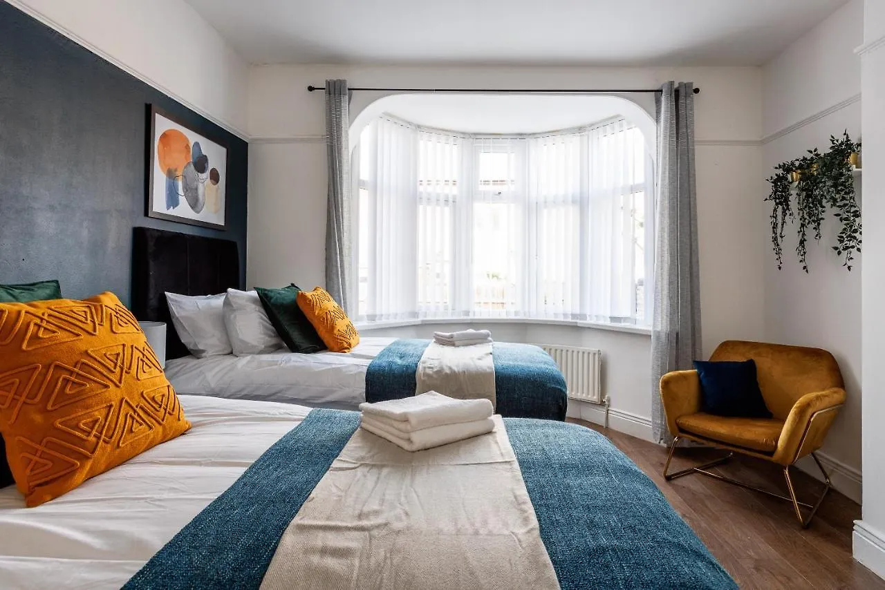 Prázdninový dům Vila Sleek 4 Bed In Newcastle- Sleeps 9 - Parking